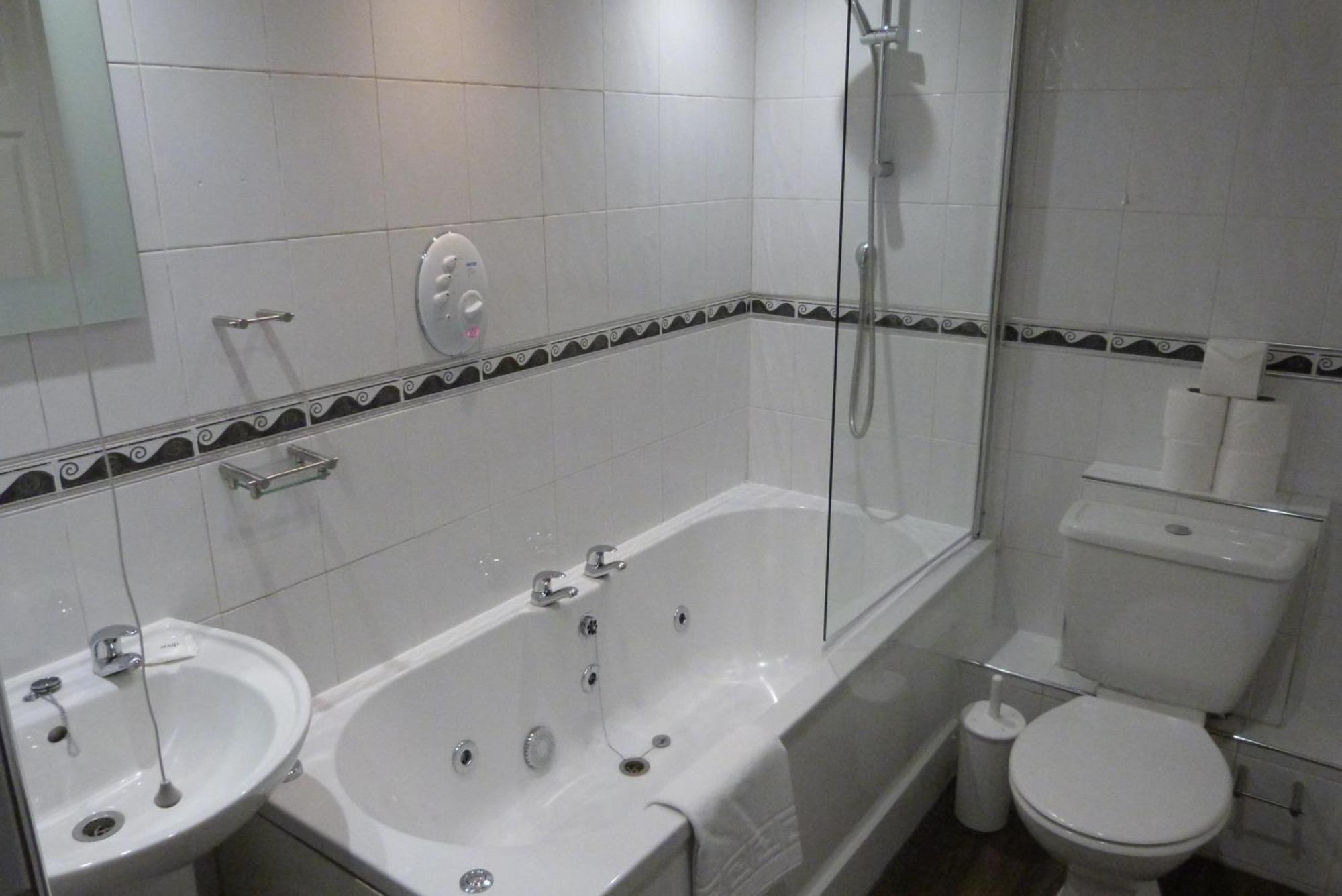 Rainford Gardens By Ustay Aparthotels Liverpool Extérieur photo
